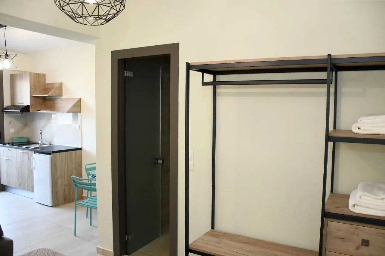 Theano Luxury Suites Nikiti Νικήτη